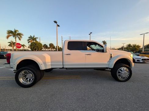Used 2022 Ford F450 Platinum image 13