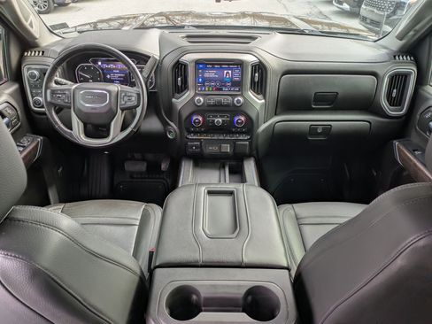 Used 2022 GMC Sierra 3500 Denali w/ Denali Black Diamond Edition image 10