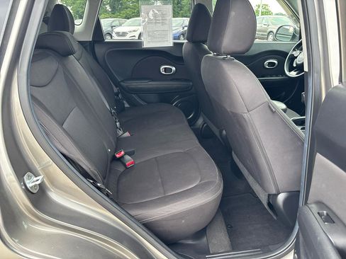 Used 2016 Kia Soul FWD image 21