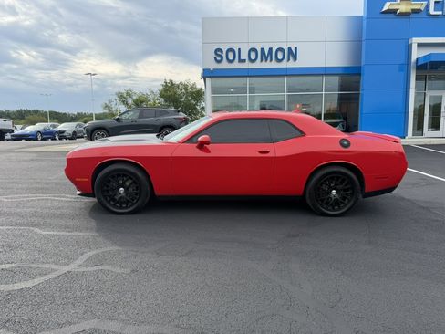 Used 2019 Dodge Challenger SXT w/ Plus Package AWD/4WD image 3