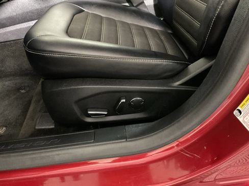 Used 2018 Ford Fusion SE w/ Equipment Group 201A FWD image 22