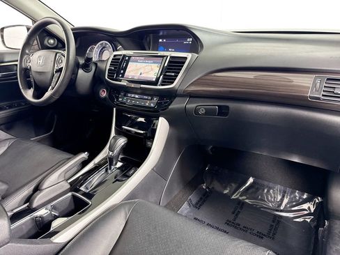 Used 2017 Honda Accord Touring image 34