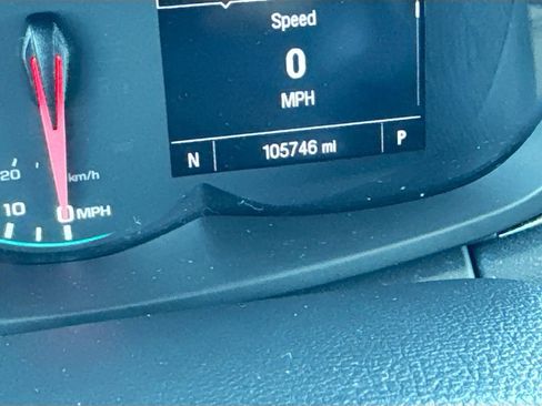 Used 2018 Chevrolet Trax LT w/ LT Convenience Package image 12