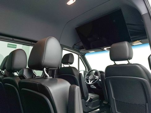 Used 2024 Mercedes-Benz Sprinter 2500 image 26
