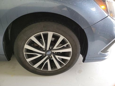 Used 2018 Subaru Legacy 2.5i Premium image 4