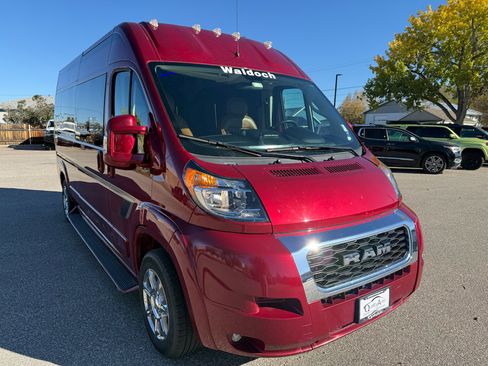 Used 2020 RAM ProMaster 2500 w/ Premium Appearance Group image 4