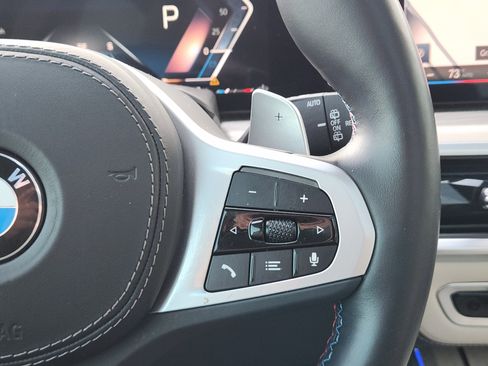 Used 2023 BMW X7 M60i w/ Executive Package image 30