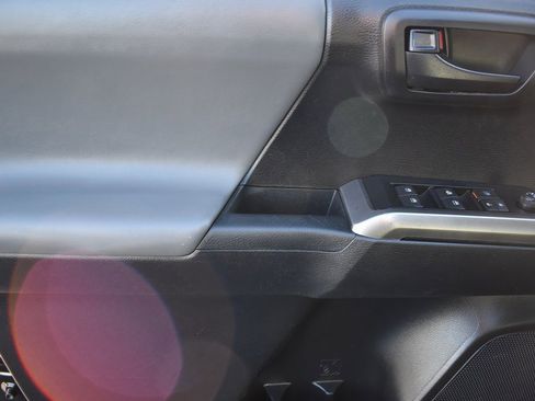 Used 2021 Toyota Tacoma SR5 image 12