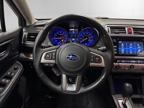 Used 2017 Subaru Outback 2.5i Limited AWD/4WD image 12