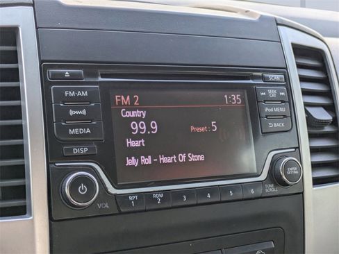 Used 2018 Nissan Frontier SV image 21