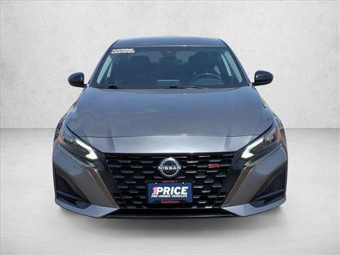 Used 2024 Nissan Altima 2.5 SR FWD image 2
