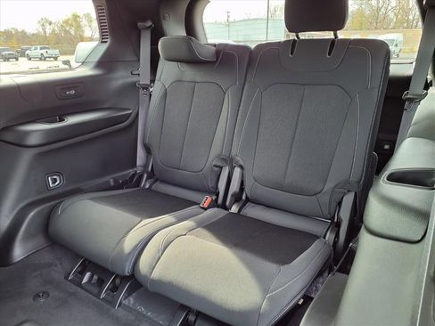 New 2025 Jeep Grand Cherokee L Laredo w/ Luxury Tech Group I image 24