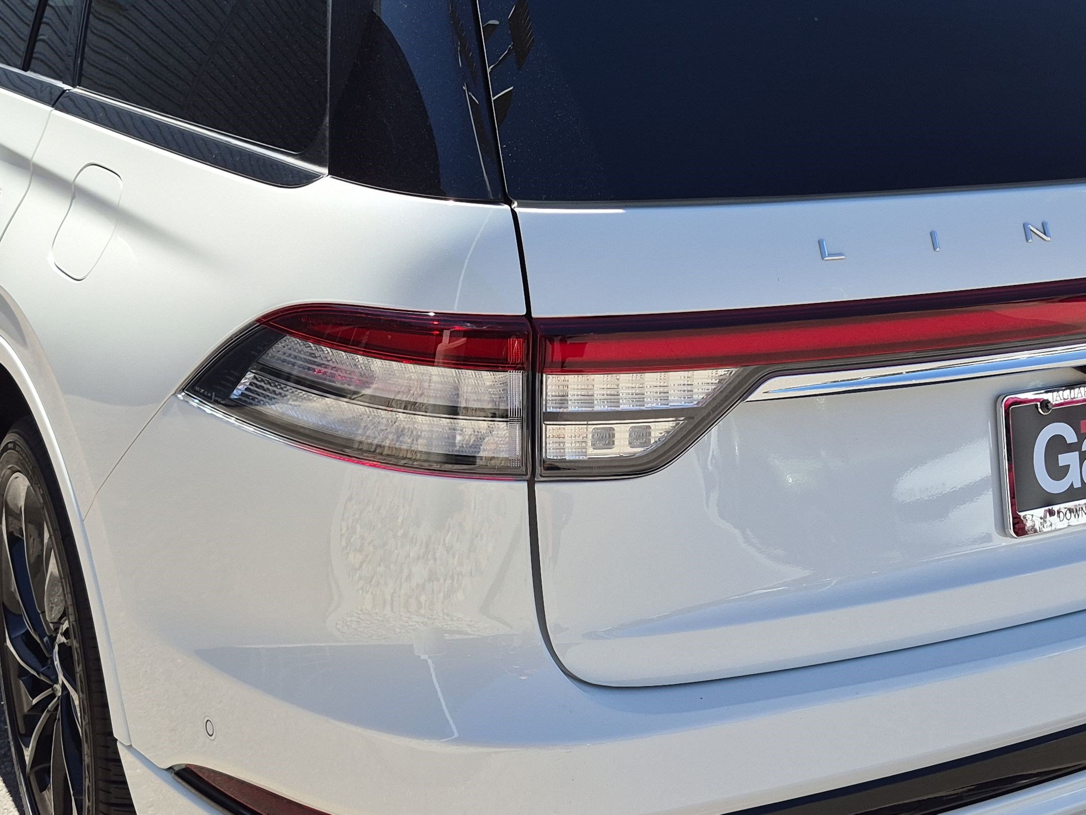 Used 2024 Lincoln Aviator Reserve w/ Equipment Group 201A AWD/4WD image 11