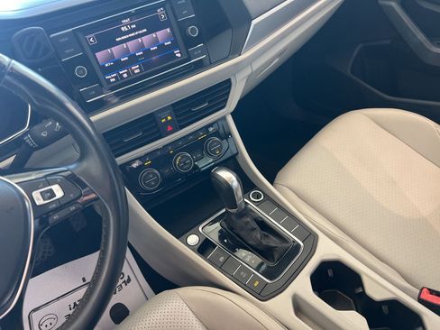 Used 2019 Volkswagen Jetta SE FWD image 25