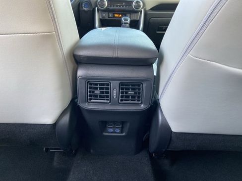 Used 2022 Toyota RAV4 XLE Premium image 51