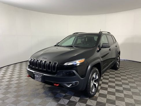Used 2018 Jeep Cherokee Trailhawk w/ Quick Order Package 27L image 5