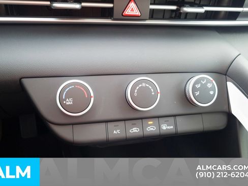 Certified 2026 Hyundai Elantra SE FWD image 23