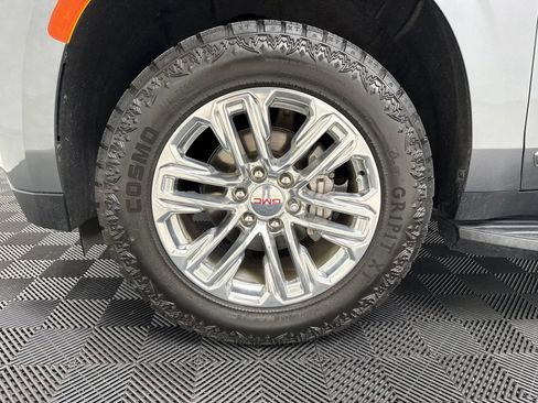 Used 2022 GMC Yukon SLT w/ SLT Luxury Package RWD image 11