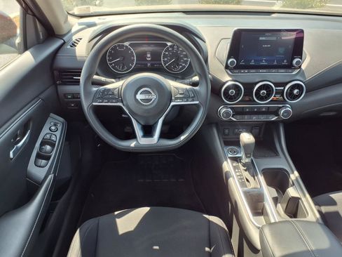 Used 2025 Nissan Sentra SV FWD image 2
