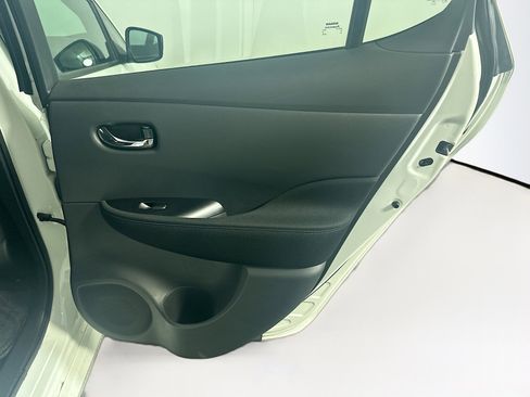 Used 2024 Nissan Leaf S FWD image 30