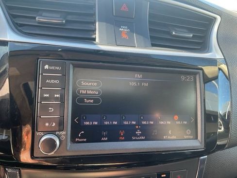 Used 2019 Nissan Sentra SR w/ Premium Package (SR) image 16