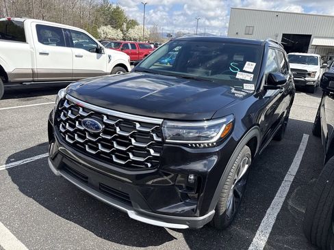 Used 2025 Ford Explorer Platinum w/ Ultimate Package image 5