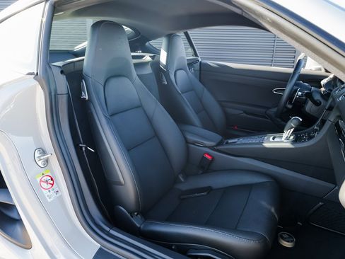 New 2025 Porsche 718 Cayman image 28