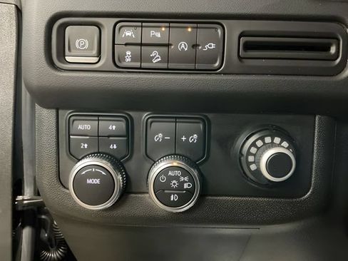 Used 2022 GMC Yukon AT4 AWD/4WD image 13