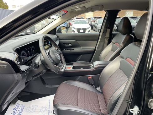 Certified 2025 Nissan Kicks SR w/ Illumination Package image 14