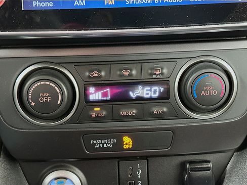 Used 2024 Nissan Leaf S image 23