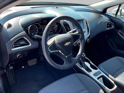 Used 2018 Chevrolet Cruze LS FWD image 12