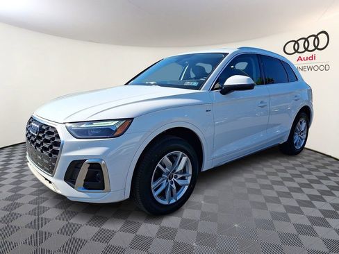 Certified 2023 Audi Q5 2.0T Premium w/ Convenience Package AWD/4WD image 3