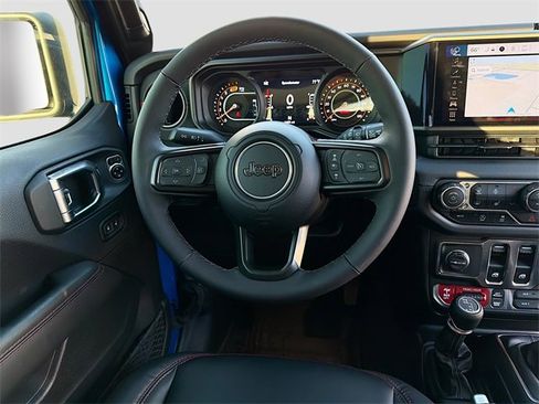 Used 2025 Jeep Wrangler Rubicon image 16