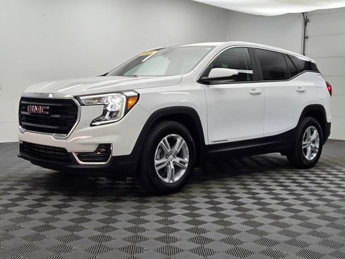 Used 2023 GMC Terrain SLE image 13