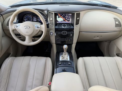 Used 2017 INFINITI QX70 2WD w/ Premium Package image 31