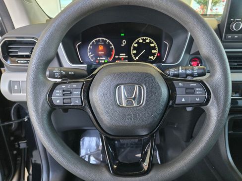 Used 2023 Honda Pilot LX image 25