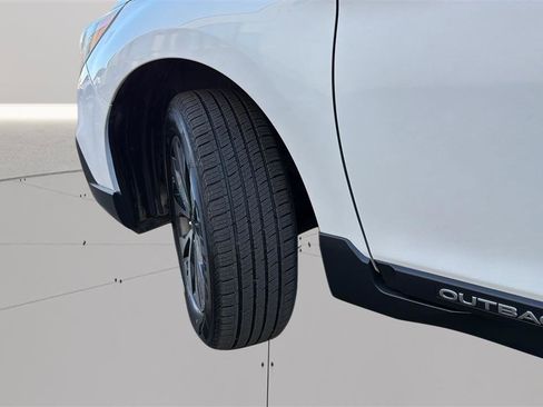 Used 2017 Subaru Outback 2.5i Limited image 37