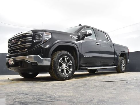 Used 2024 GMC Sierra 1500 SLT w/ X31 Off-Road Package AWD/4WD image 44