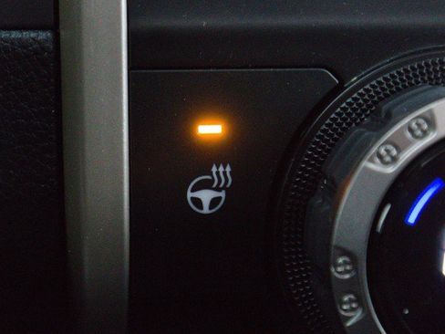 Used 2025 Toyota Tacoma TRD Off-Road image 28