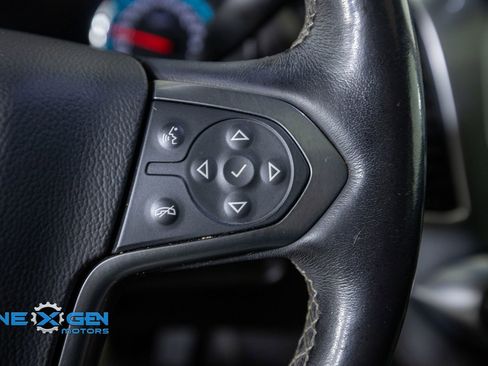 Used 2019 Chevrolet Suburban Premier AWD/4WD image 15