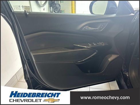 Certified 2024 Chevrolet Trax RS w/ Driver Confidence Package FWD image 10