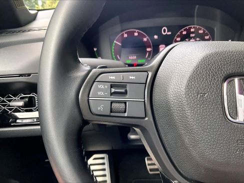 Used 2025 Honda Accord Sport image 25