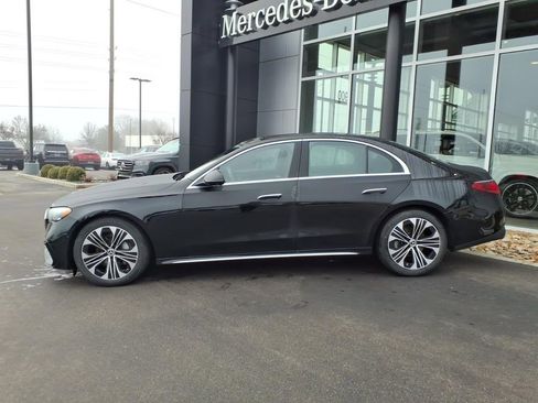 New 2026 Mercedes-Benz E 350 4MATIC Sedan image 3