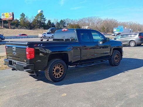 Used 2018 Chevrolet Silverado 1500 LT w/ LPO, Black Pack image 5