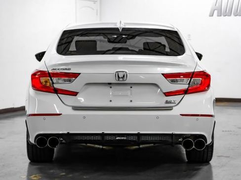 Used 2019 Honda Accord Touring image 9