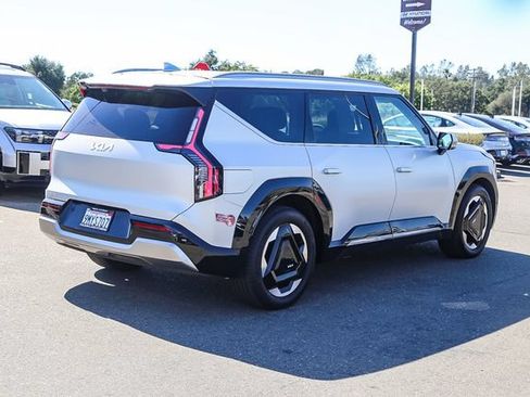 Used 2024 Kia EV9 Land AWD/4WD image 5