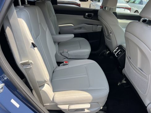 Used 2025 Kia Sorento EX w/ Panoramic Sunroof Package AWD/4WD image 15