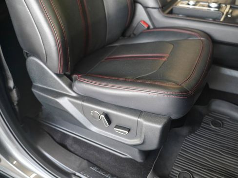 Used 2019 Ford Expedition Limited w/ Equipment Group 303A AWD/4WD image 31