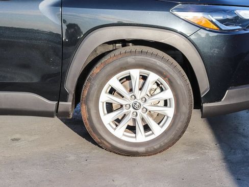 Used 2022 Toyota Corolla Cross LE FWD image 11