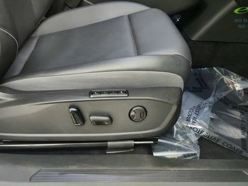 Used 2023 Volkswagen ID.4 Pro S Plus AWD/4WD image 37